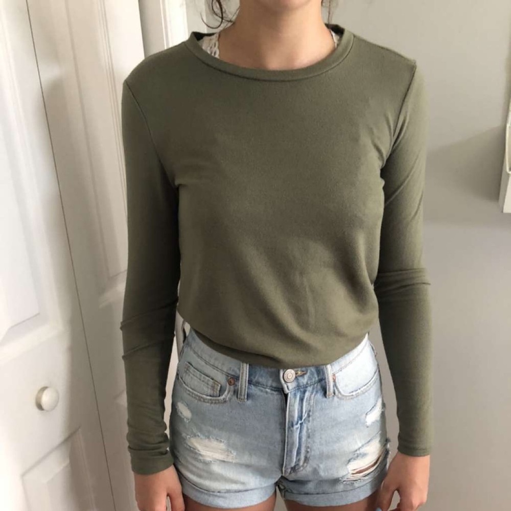 American eagle olive green top